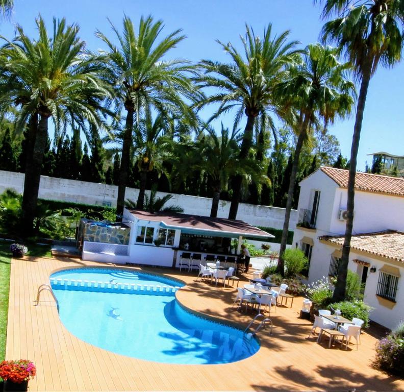 Banus Lodge Marbella Exteriör bild